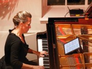 Anika Vavic spielte in ihrem zweiten Programm in Gartrop Werke von Bach, Haydn, Beethoven und Skrjabin. Anika Vavic spielte in ihrem zweiten Programm in Gartrop Werke von Bach, Haydn, Beethoven und Skrjabin.